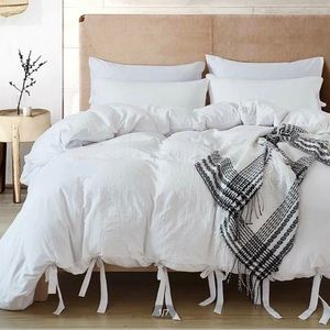 White duvet cover and 2 pillow cases